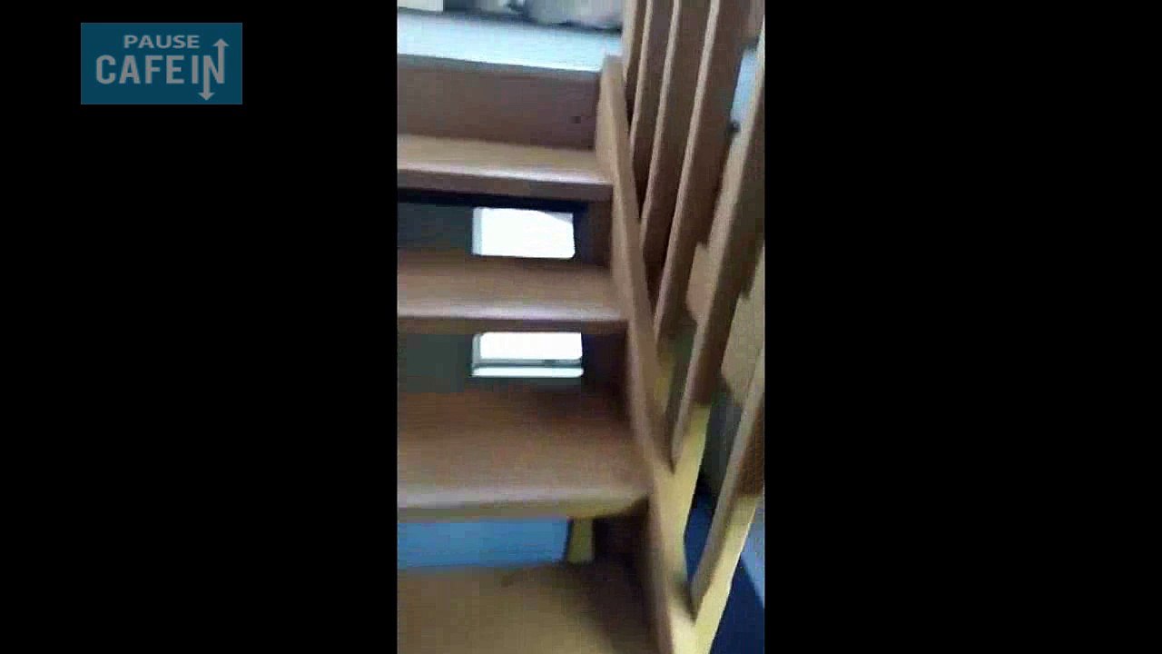 Il surprend sa copine au lit avec un autre, elle s'en fout royalement