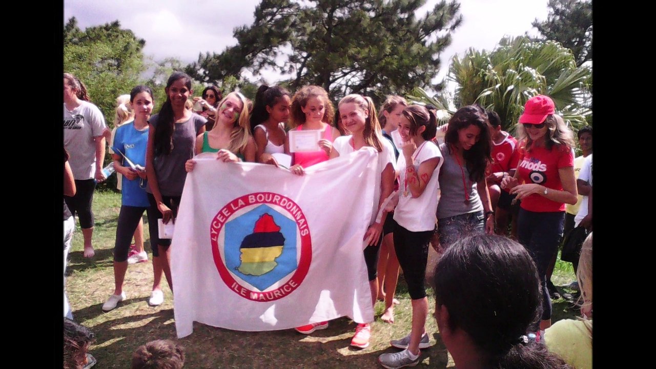 Joyeux anniversaire de la part du lycée La Bourdonnais
