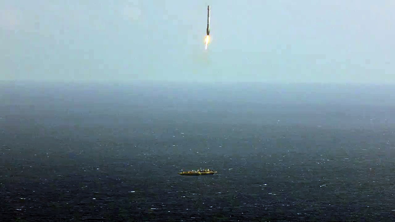 Attérissage encore raté du lanceur Falcon 9