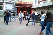 L'algérien Fou Qui Danse Pas Comme Les Autres ! A VOIR !!!!!!