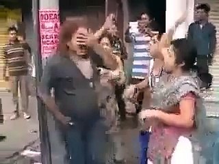 larkion ko Phone karny waly ki dhuali in india