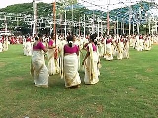 Вышла уникальная книга: как надевать сари