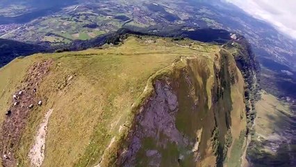 The Avalanche Line : une vitesse folle en wingsuit