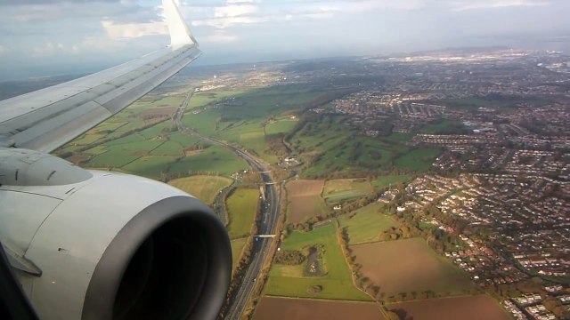 Ryanair Boeing 737-800 landing in Liverpool runway 09 from Ireland West Knock