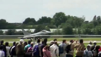 Eurofighter Typhoon - Extreme Demonstration of maneuverability