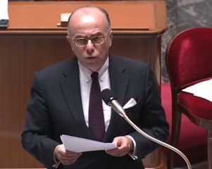 Loi sur le renseignement : Cazeneuve sort les crocs