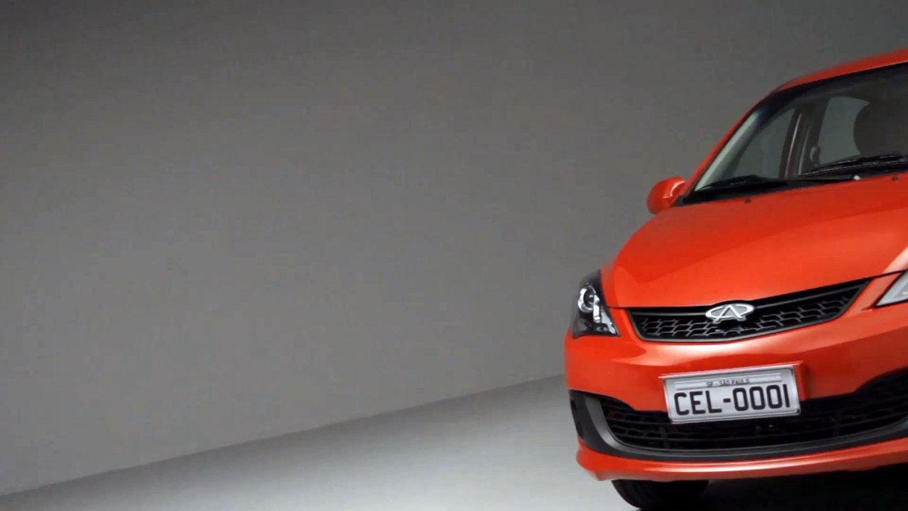 INTERIOR R$ 38.990-R$ 41.990 Novo Chery Celer 2015 Nacional MT5 aro 15 1.5 16v Flex 113 cv 15,5 mkgf