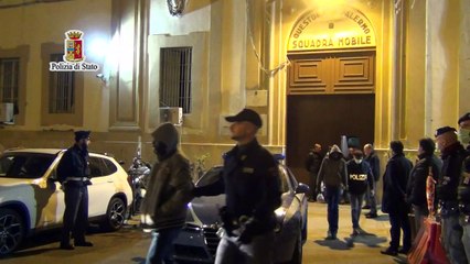 Imigrantes cristãos são jogados no mar em travessia