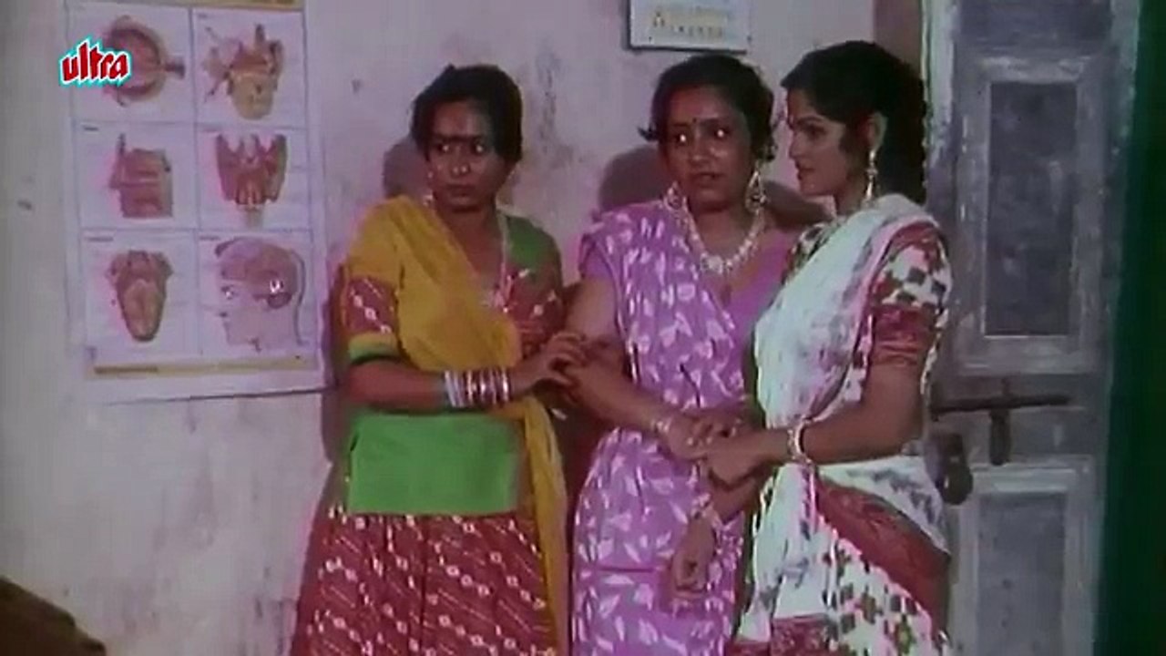 Fake Doctor Treats Ladies Patient, Hamar Dulha - Bhojpuri Scene 7-12