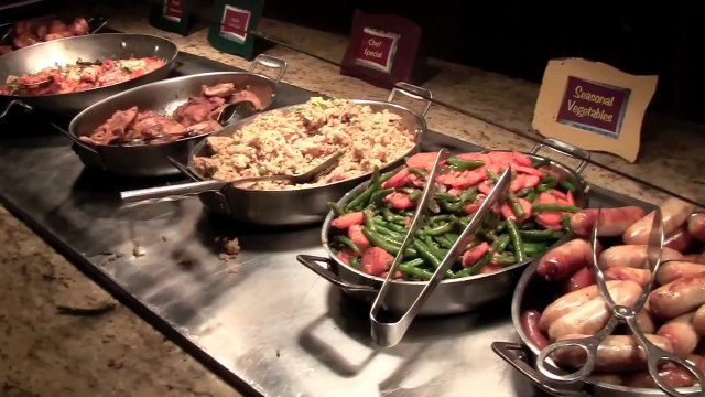 Disney Dining Review: Goofy's Kitchen Character Dining (Disneyland Hotel)