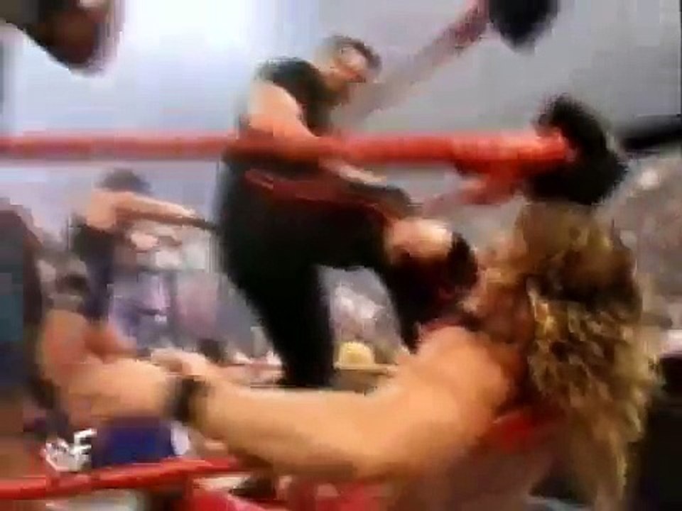 Stone Cold Steve Austin returns to help the WWF against the Alliance (HD)