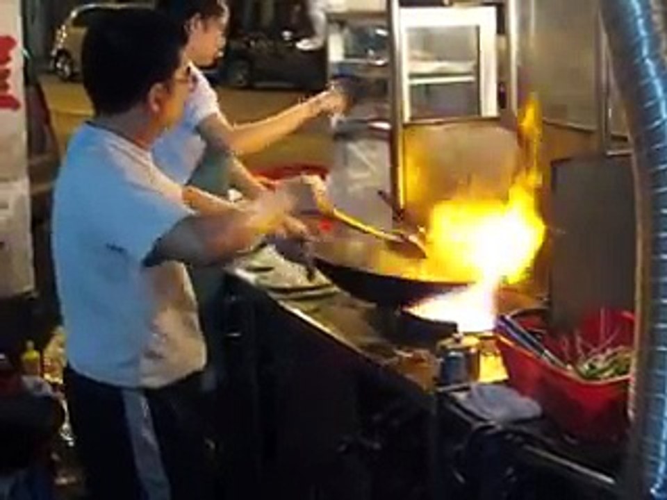 澳門華軒美食 : 乾炒牛河做法