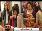 Saathiya Modi Parivaar Ko Laga Phir Se Emotional Jhatka 17th April 2015