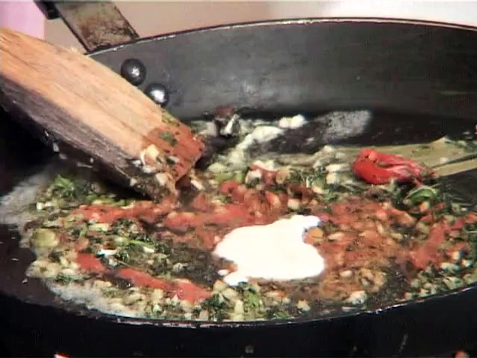 Journeys & Curries  – Ludhiana – Paneer Lababdar_clip4