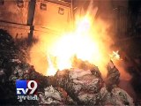Massive fire breaks out at Mumbai scrap market - Tv9 Gujarati