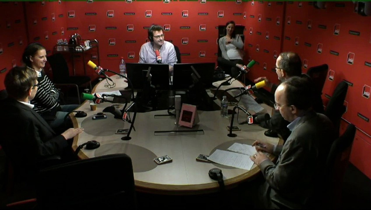 Le 07h43 : Juliette Greco chante "Déshabillez-moi", en allemand.