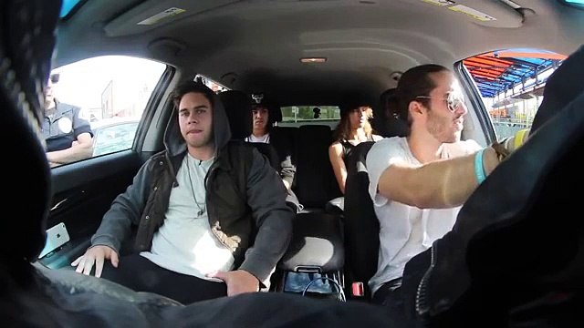 Ils piègent les policiers avec des cannettes de Coke (Coca Cola)