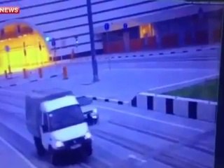 Chute de 20 mètres en voiture