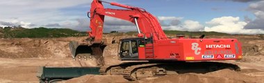 Hitachi Zaxis 670 LCH Loading Trucks