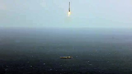 Atterrissage raté du premier étage de la fusée Falcon 9