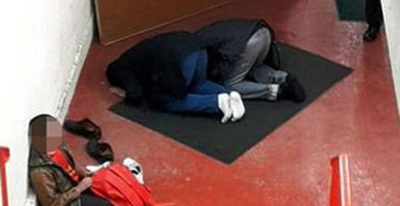 İngiliz Yazardan, Müslümanların Tepkisini Çekecek 'Namaz' Sözleri