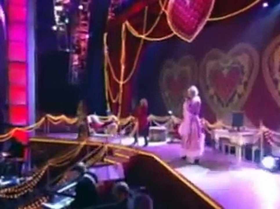 Christina Aguilera, Pink, Mya, and Lil' Kim - Lady Marmalade