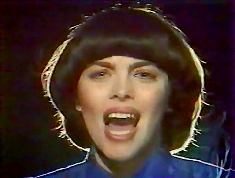 Mireille Mathieu - Trois Milliards De Gens Sur Terre (1982)
