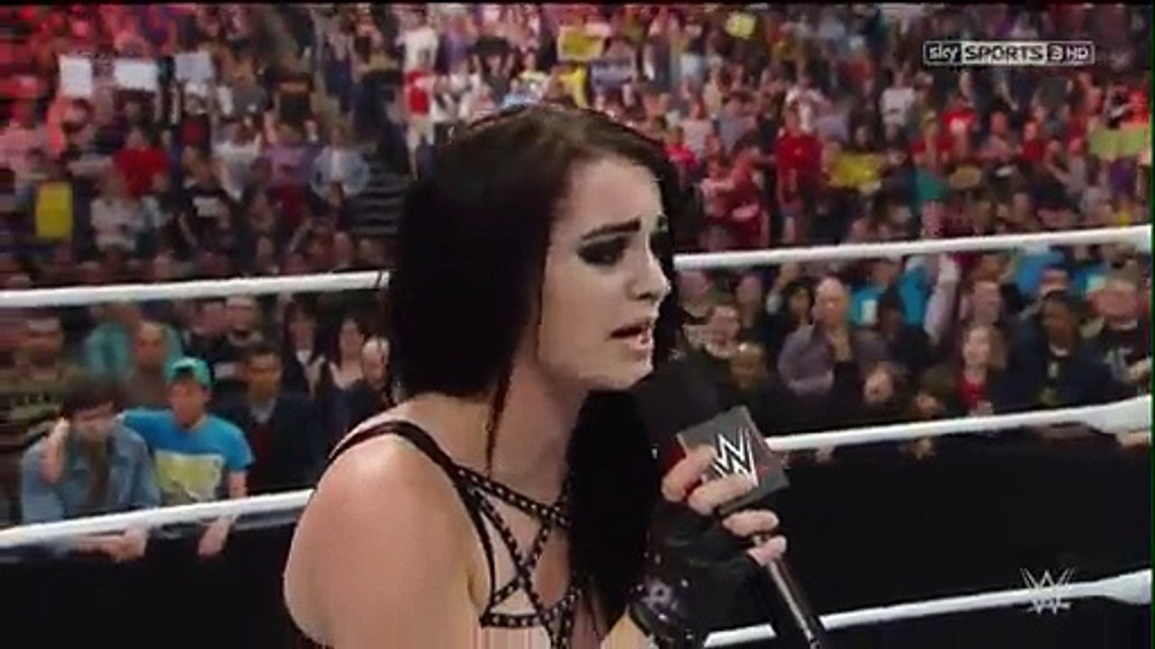 Naomi Attacks Paige