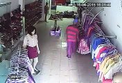 Câmera de segurança mostra assalto em loja de Anchieta