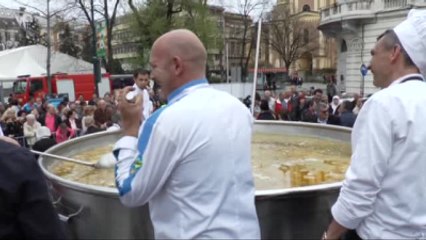 Bosna Hersek'te "Dünyanın En Büyük Begova Çorbası" Yapıldı
