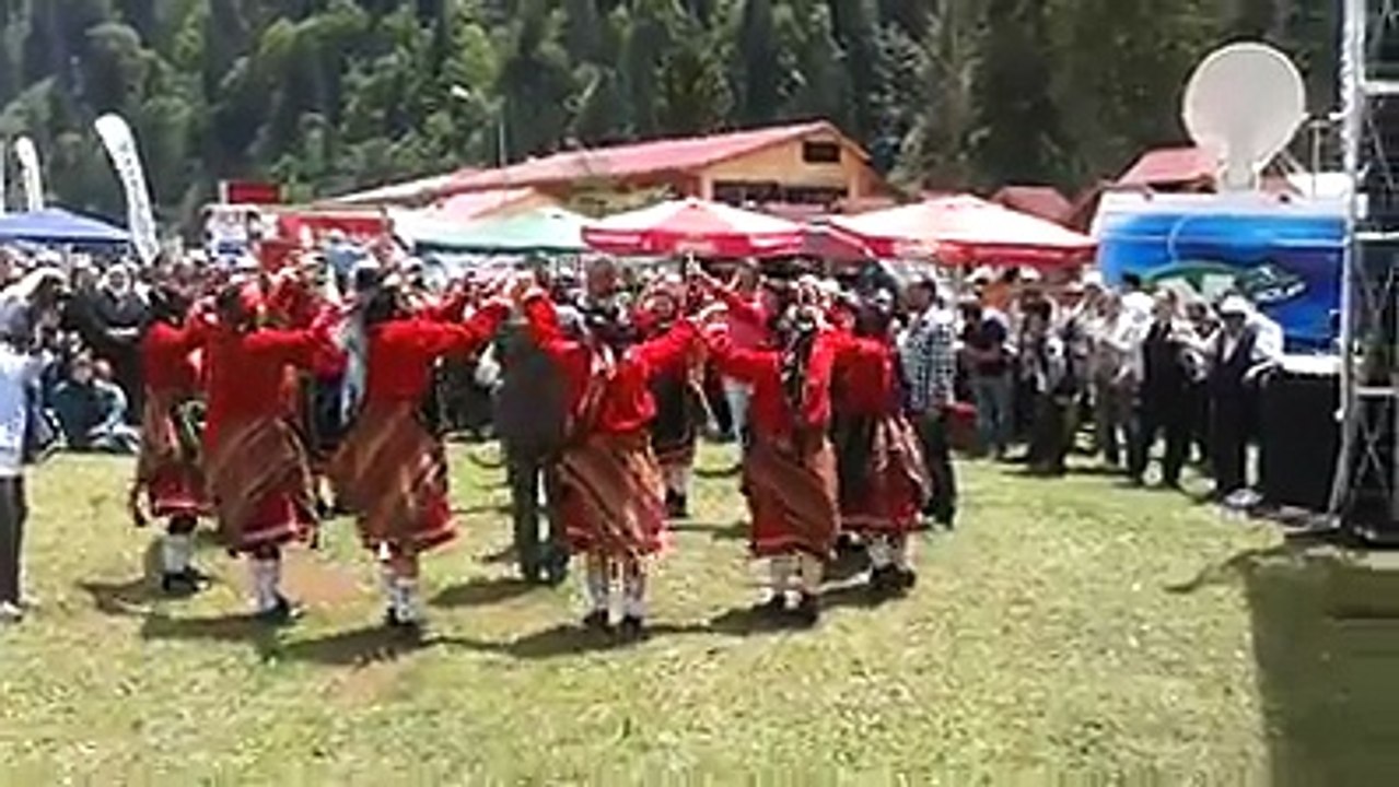 Çamlıhemşin Belediyesi Altın Kızlar Folklor Ekibi