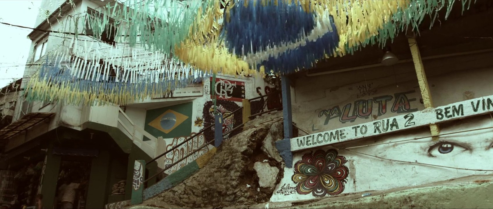 Video of the Day Kite Fighting in Rio de Janeiro - BOOOOOOOM