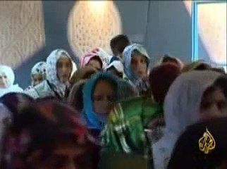 قميص رسول الله بعد 1400سنة وكرامة بعد وضعه تحت مجهر المختبر