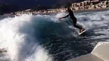 big wake behind a boat for wake surfing