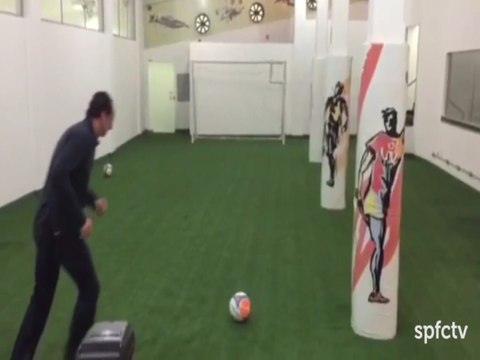 Ceni mostra boa pontaria no vestiário do São Paulo