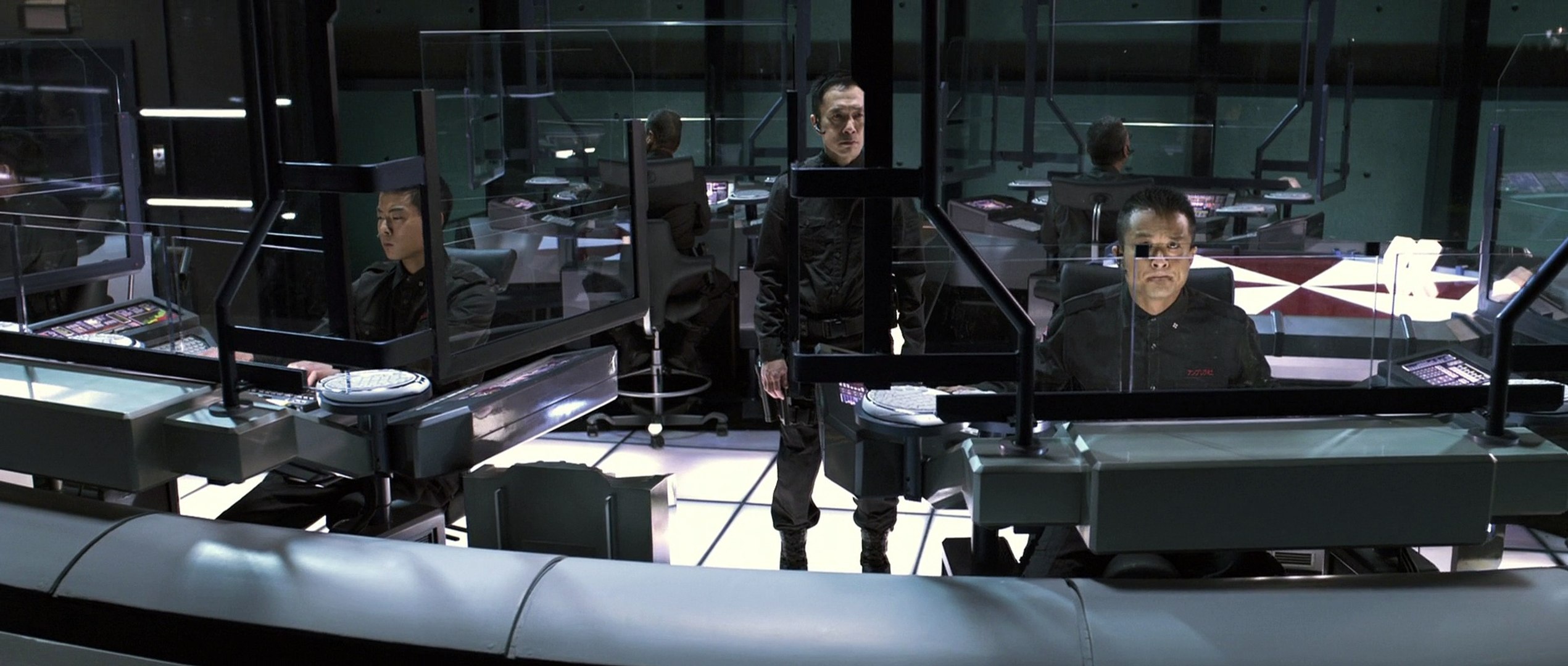 ⁣Обитель зла 4: Жизнь после смерти (ужасы, фантастика, боевик)