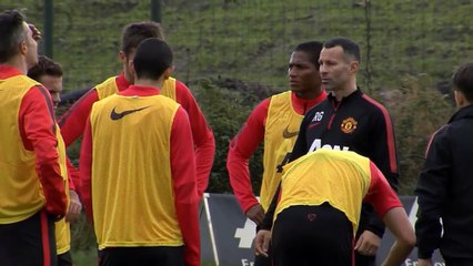 Скачать видео: El United apura sus opciones ante el Chelsea