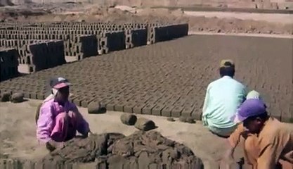 Download Video: Child and Bonded Labourers in Afghan Brick Kilns