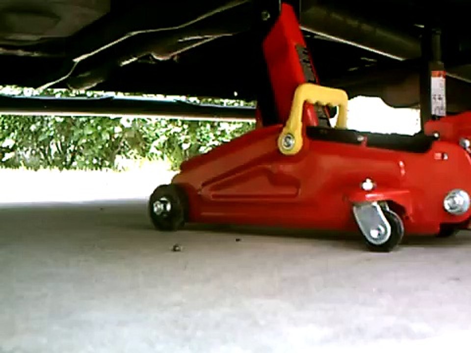 Changing brake pads on Ford F150 video Dailymotion