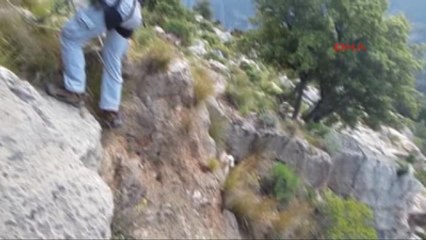 Fethiye Kelebekler Vadisi'nde Mahsur Kalan Oğlağı Akut Kurtardı