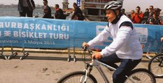 Erdoğan, Bisiklet Turunda Pedal Çevirdi, İlk Denemede Sendeledi