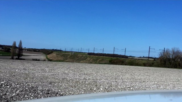 E 186 DB assurant un train de fret diffus