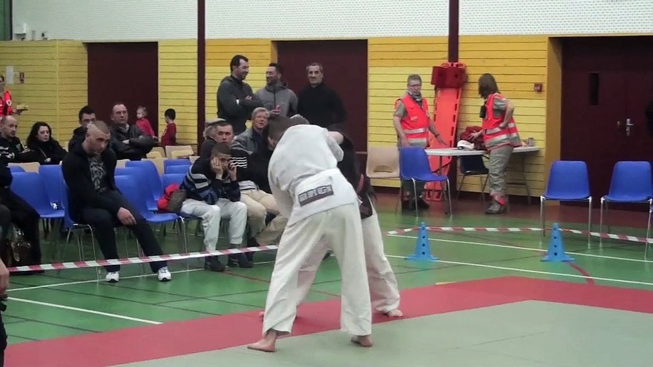 4ème Challenge National Kenpo 2012 - Sébastien RUATTI VS Ruslan ABREKOV - 1st Round