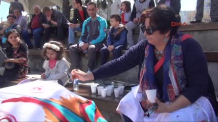 Trabzon - Kadın Sanatçılar Dünya Barışı İçin Şemsiye Boyadı