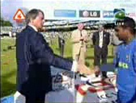 Punjaagi Totay Sangakkara with Sri Lankan Team_m- World T20 -peg4