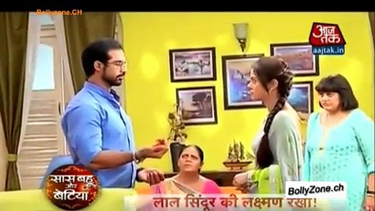 Saath Nibhana Saathiya 18 April 2015 - Gopi-Aham Ke Beach Lakshman Rekha
