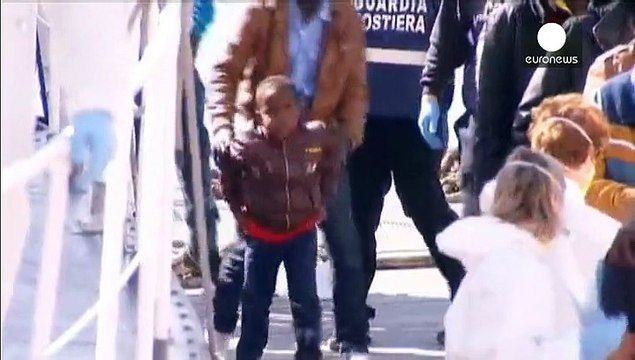 Immigrazione: emergenza continua, Italia chiede aiuto a UE