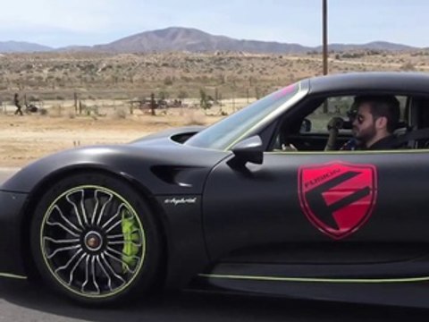 RACE_ Porsche 918 Spyder Vs Porsche Turbo S (991)