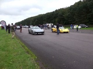 Ferrari F12 vs Pagani Zonda S - Drag Race at Vmax200 Quicksilver