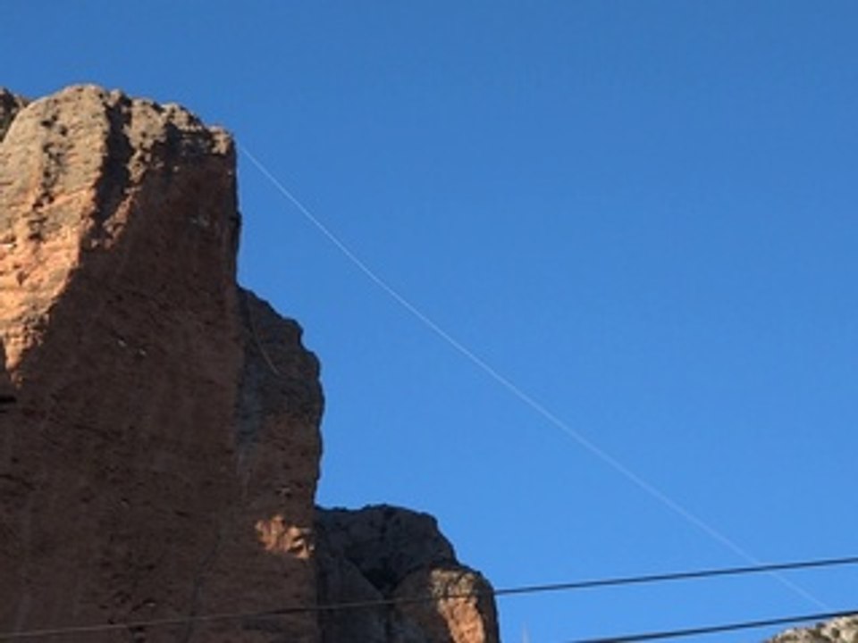 Saut pendulaire depuis la Visera à Riglos.